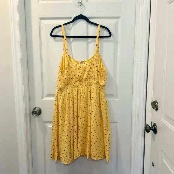 Torrid‎ Yellow Strawberry Print Sundress - Size 1 (1X / 14–16) - Picture 6 of 10